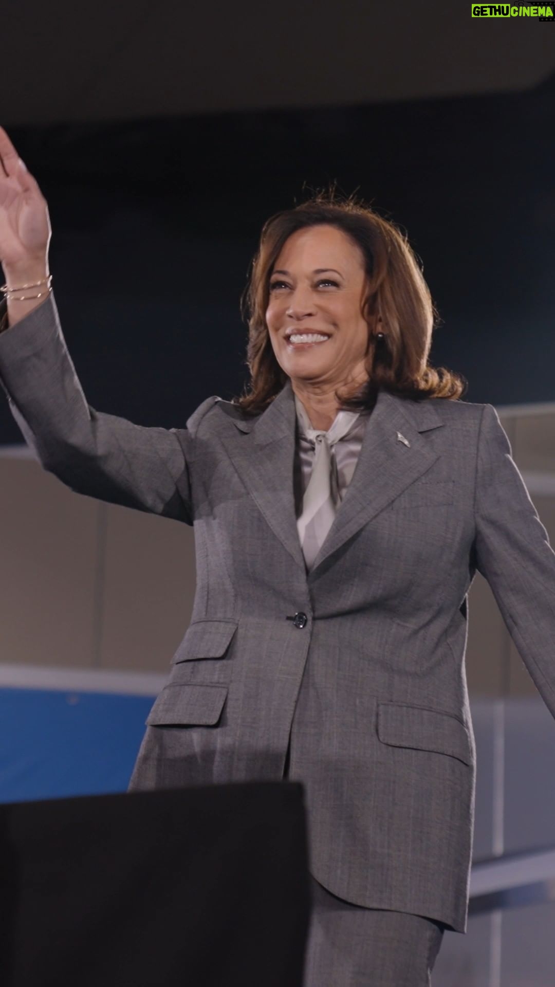 Kamala Harris Instagram - If you believe in freedom, democracy, and opportunity for all—vote for Democrats.