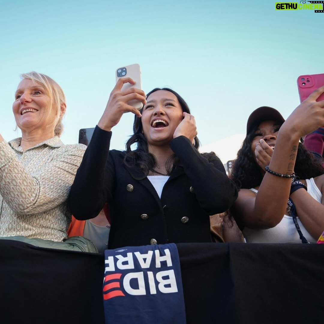Kamala Harris Instagram - In 2020, the people of South Carolina showed up to vote. You convinced your friends, family members, neighbors, and coworkers of the power of their vote. It is because of that work that @JoeBiden and I are in the White House. Let's do it again today.