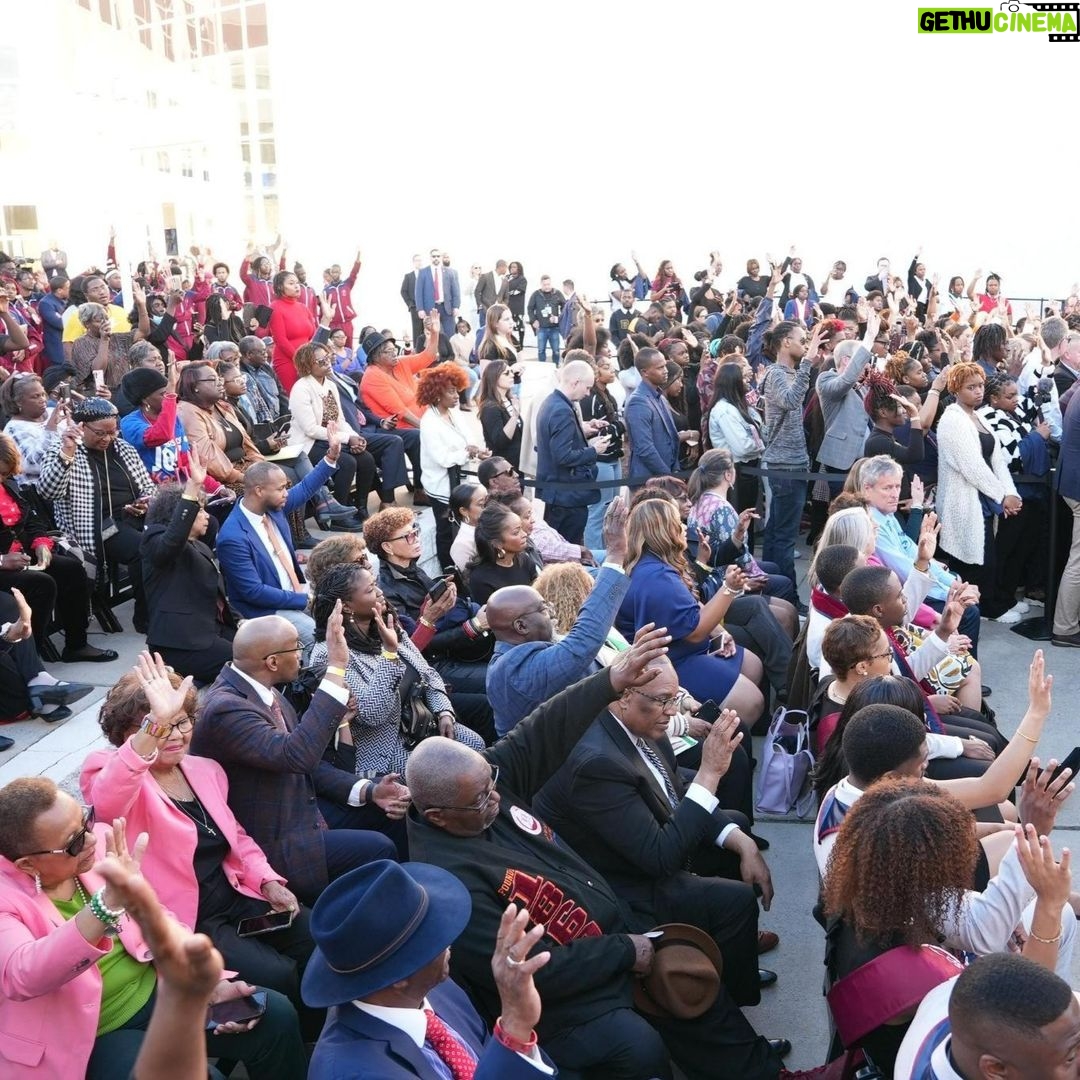 Kamala Harris Instagram - Great to have been in Orangeburg with @HarrisonJaime, @ClyburnSC06, and South Carolina Democrats to get out the vote for tomorrow's primary!