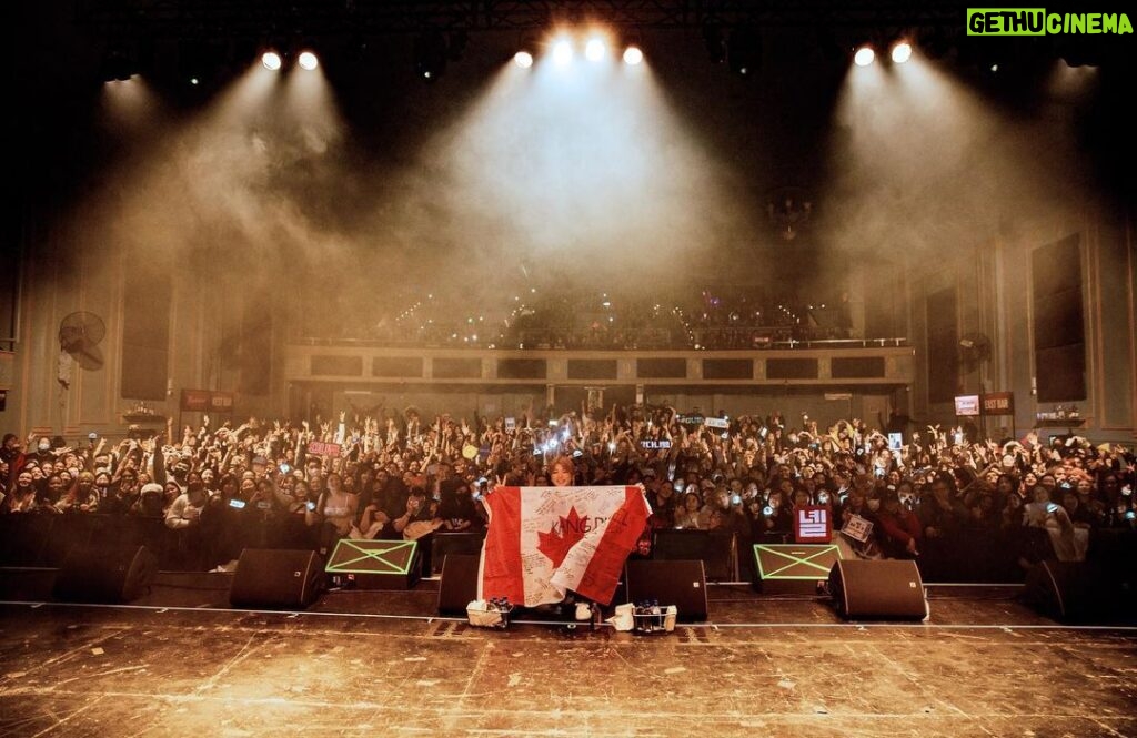 Kang Daniel Instagram - What a energy!! #Toronto thank you so much guys🍁