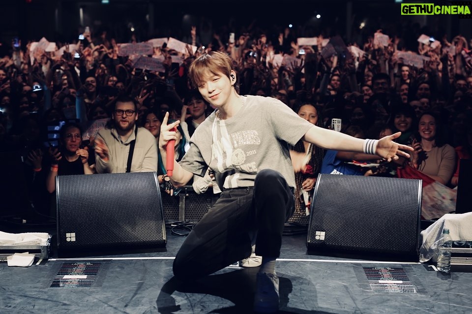 Kang Daniel Instagram - C'est incroyable, Paris🇫🇷❤️❤️