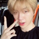 Kang Daniel Instagram - 갑자기 가을🌭