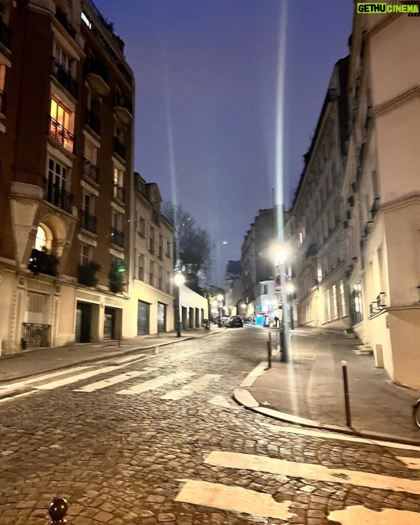 Kang Daniel Instagram - 🥂 Paris, France