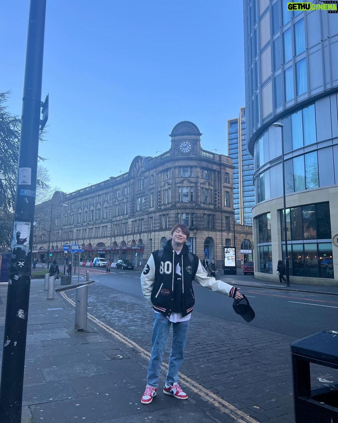 Kang Daniel Instagram - Thank you so much London!!🇬🇧😸😸😸the vibes🔥 Shepherd's Bush, London