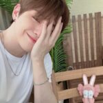 Kang Daniel Instagram – Thank you #kaws! 
Sry for late😿😸😸