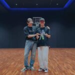 Kang Daniel Instagram - BTS 선배님들의 퍼포먼스디렉터 칭구 @noah_nakta 와 하이브 방문기념 챌린지!!🙏 #BTS #JungKook #Seven #challenge #너무좋아아