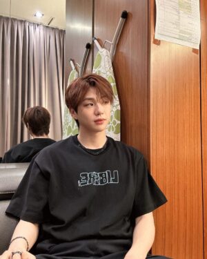 Kang Daniel Instagram - 🤨😏