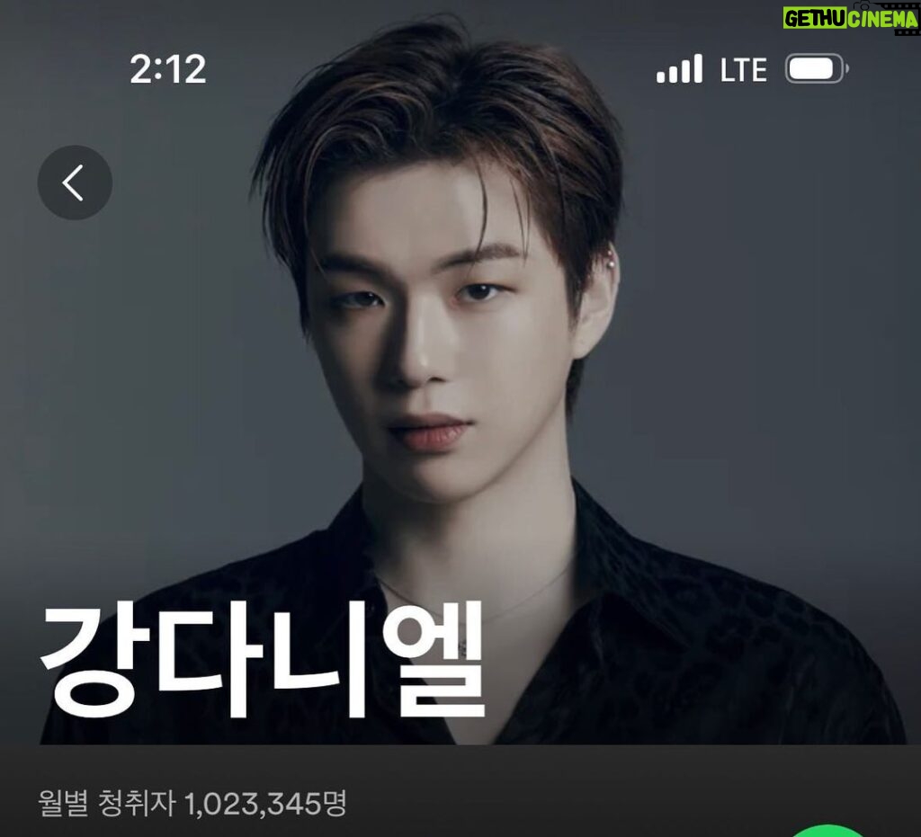 Kang Daniel Instagram - 미쳤다!! #Spotify 100만명!! 감사합니다 리스너분들!!! That's awesome! Thank you Listeners!! It's such a happy day🤟🤟😁😁