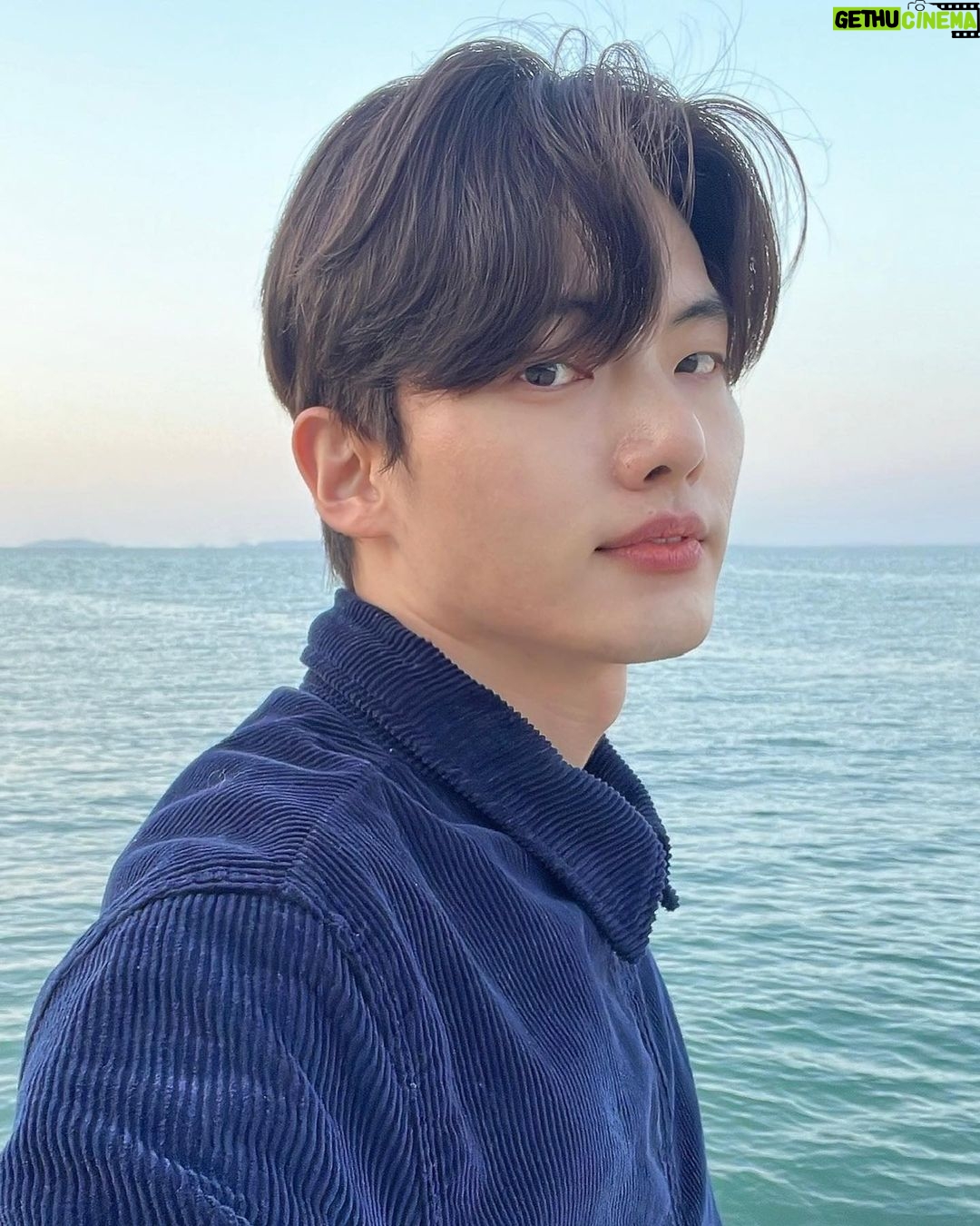 Kang Eun-bin - 13.4K Likes - 바다 참 좋아하네 🌊🌊