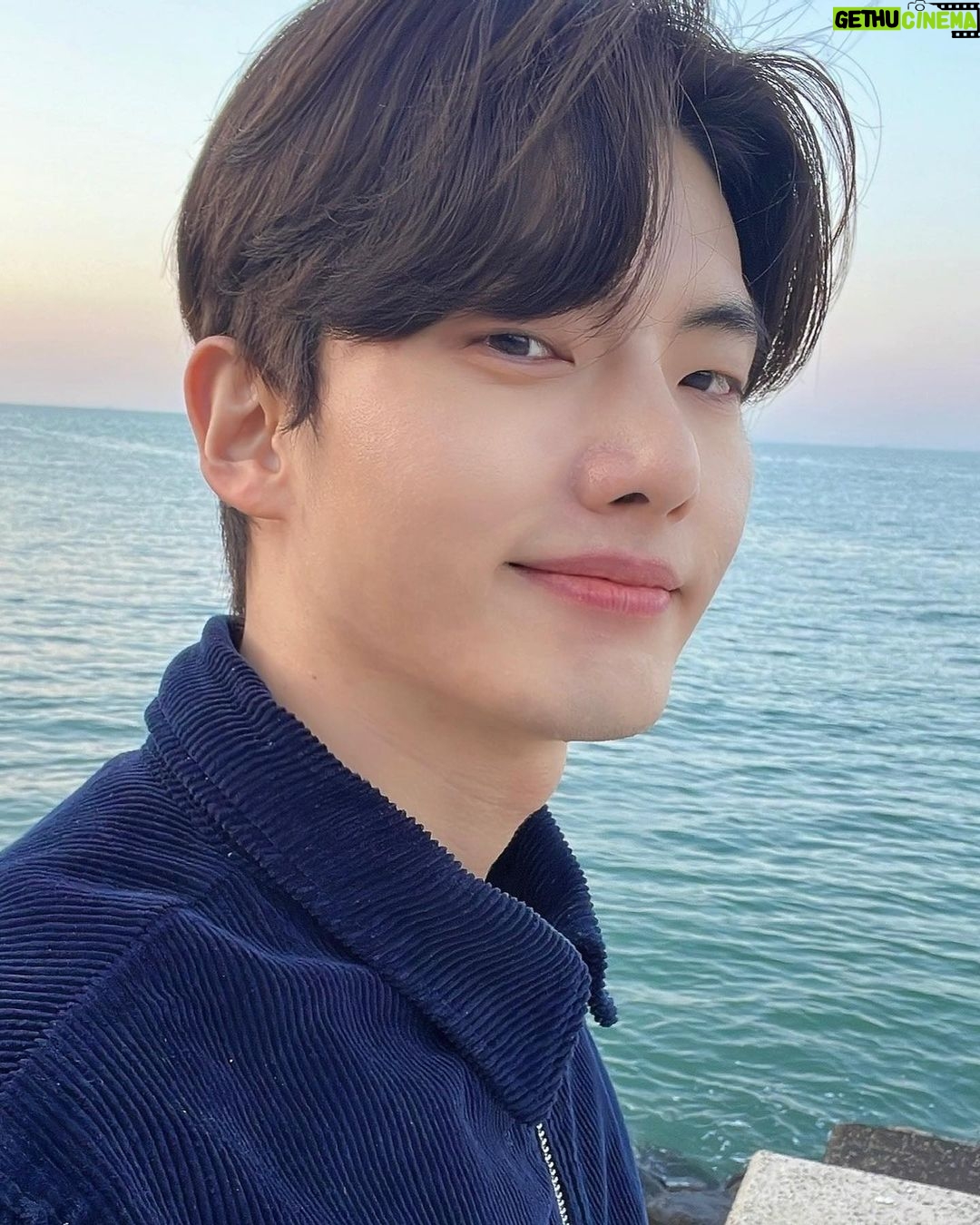 Kang Eun-bin - 13.4K Likes - 바다 참 좋아하네 🌊🌊