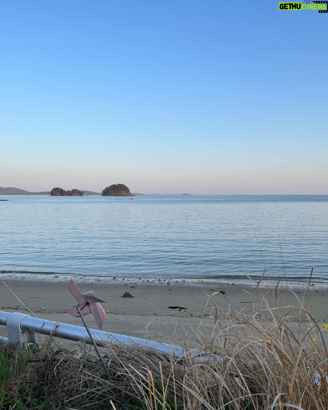 Kang Eun-bin - 13.4K Likes - 바다 참 좋아하네 🌊🌊