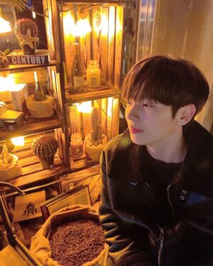 Kang Min Instagram - #cafe 🌵