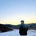 Kang Yoo-seok Instagram – 추워요❄️

#descente #데상트  #패딩