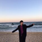 Kang Yoo-seok Instagram - 강릉일기 1. 자~~시작합니당 2. 춘천 인천 투천 아즈씨들과 강릉 3. (Feat. 몰래온 손님 제로) 4. 바다 처음본대요~~ 5. 우리집 겨울이가 낳은 아가🐶 6. 겨울이가 아가낳아서 상상임신한 우리 또미,,🐶 7. 집 마당에서 고기꾸워먹었지롱 8. 그롬 안뇽~ 강릉 집에서