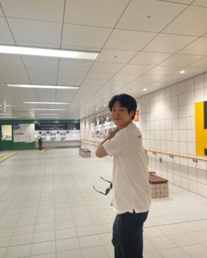 Kang Yoo-seok Instagram - 여름 안녕..🙃