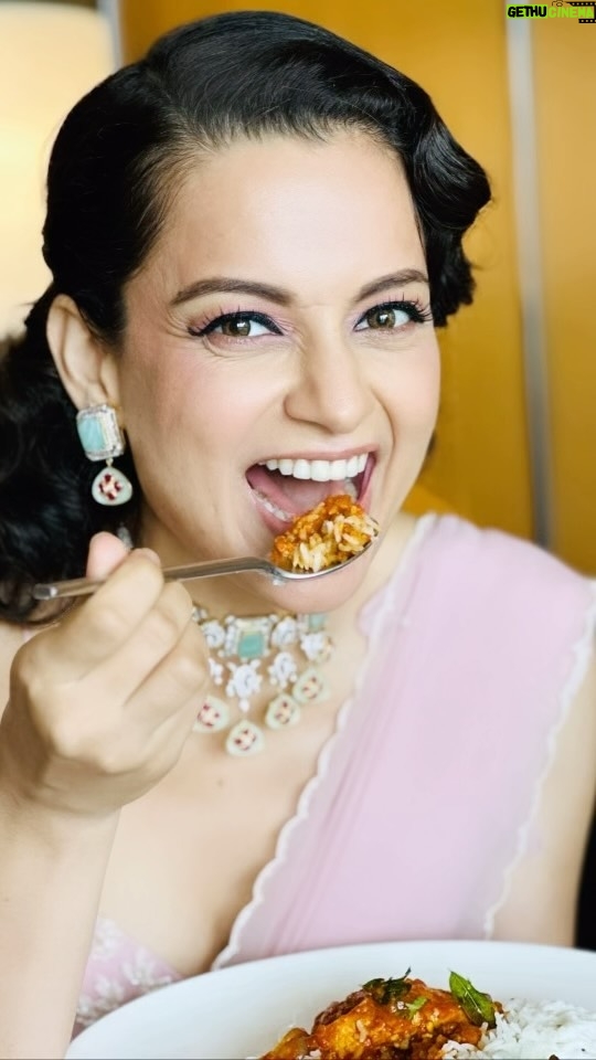 Kangana Ranaut Instagram - Another day of promotions. Some delicious glimpses of my day 🤩 #chandramukhi2