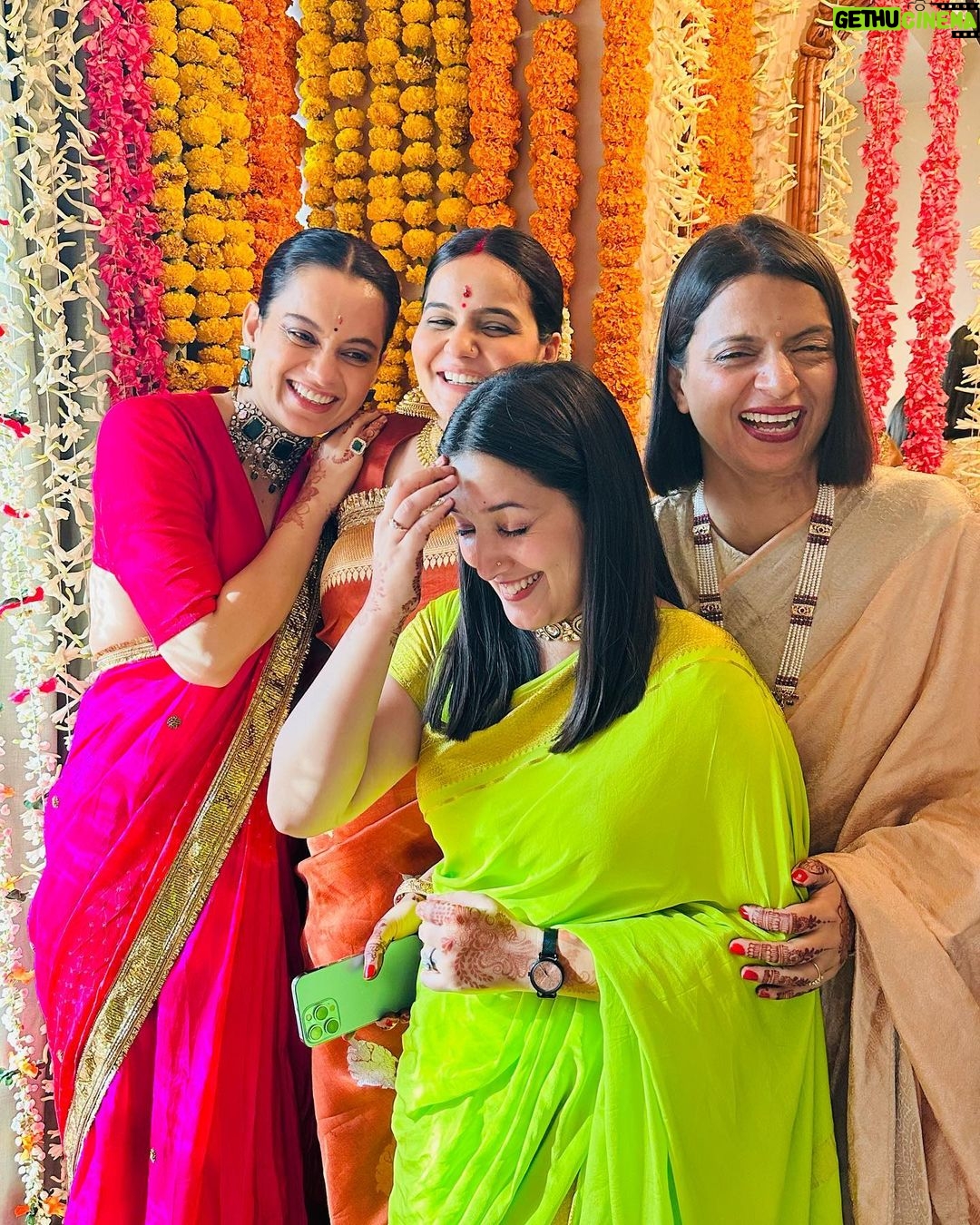Kangana Ranaut Instagram - Sharing some precious moments from Ritu Ranaut’s Godbharai… Our hearts are full and we all are eagerly awaiting the arrival of Baby Ranaut … thanks for all your well wishes and blessings 🙏 🧿🧿🧿