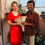 Kangana Ranaut Instagram – Grateful and honoured to receive the blessings of SUPERSTAR RAJINIKANTH as we kickstart our new project with @tridentartsoffl, featuring Kangana Ranaut and Madhavan together again after 8 years! Watch this space for more updates ❤️

@kanganaranaut @actormaddy