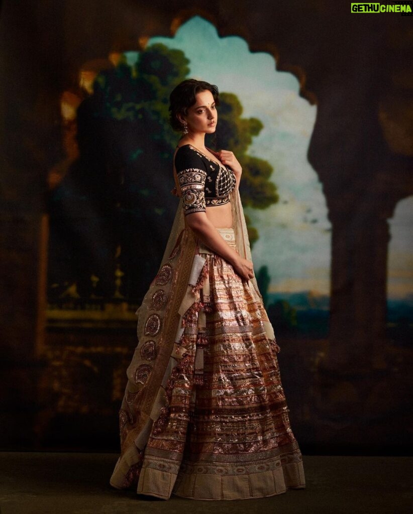 Kangana Ranaut Instagram - She is the wisdom of the winds, she is the glow of the moon, she is the warmth of the fire and she is the calm of the sky … She is Chandramukhi… Ready for the grand audio launch ..