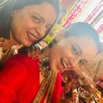 Kangana Ranaut Instagram - Sharing some precious moments from Ritu Ranaut’s Godbharai… Our hearts are full and we all are eagerly awaiting the arrival of Baby Ranaut … thanks for all your well wishes and blessings 🙏 🧿🧿🧿