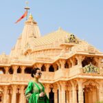 Kangana Ranaut Instagram - आज बाबा सोमनाथ जी के दर्शन किए, साथ ही स्थानीय कर्मचारियों के सहयोग से सोमनाथ के राम मंदिर में जाना हुआ, वहाँ राम नाम की पुस्तक में राम जी का नाम लिखा, उसके बाद श्री कृष्ण मोक्ष भूमि के दर्शन किए। सोमनाथ जी के बहुत निकट वो स्थान है जहां श्री कृष्ण जी के पैरों मैं बाण लगा था। वहीं उन्होंने मोक्ष की प्राप्ति की थी। सभी सहयोगी और कर्मचारियों का आभार, यह दिन भी बहुत शुभ और आनंदमयी रहा।