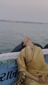 Kangana Ranaut Instagram - Floating over the submerged ancient city of Dwarika, why is this place so intoxicating ♥️ Hare Krishna #dwarikadhish❤