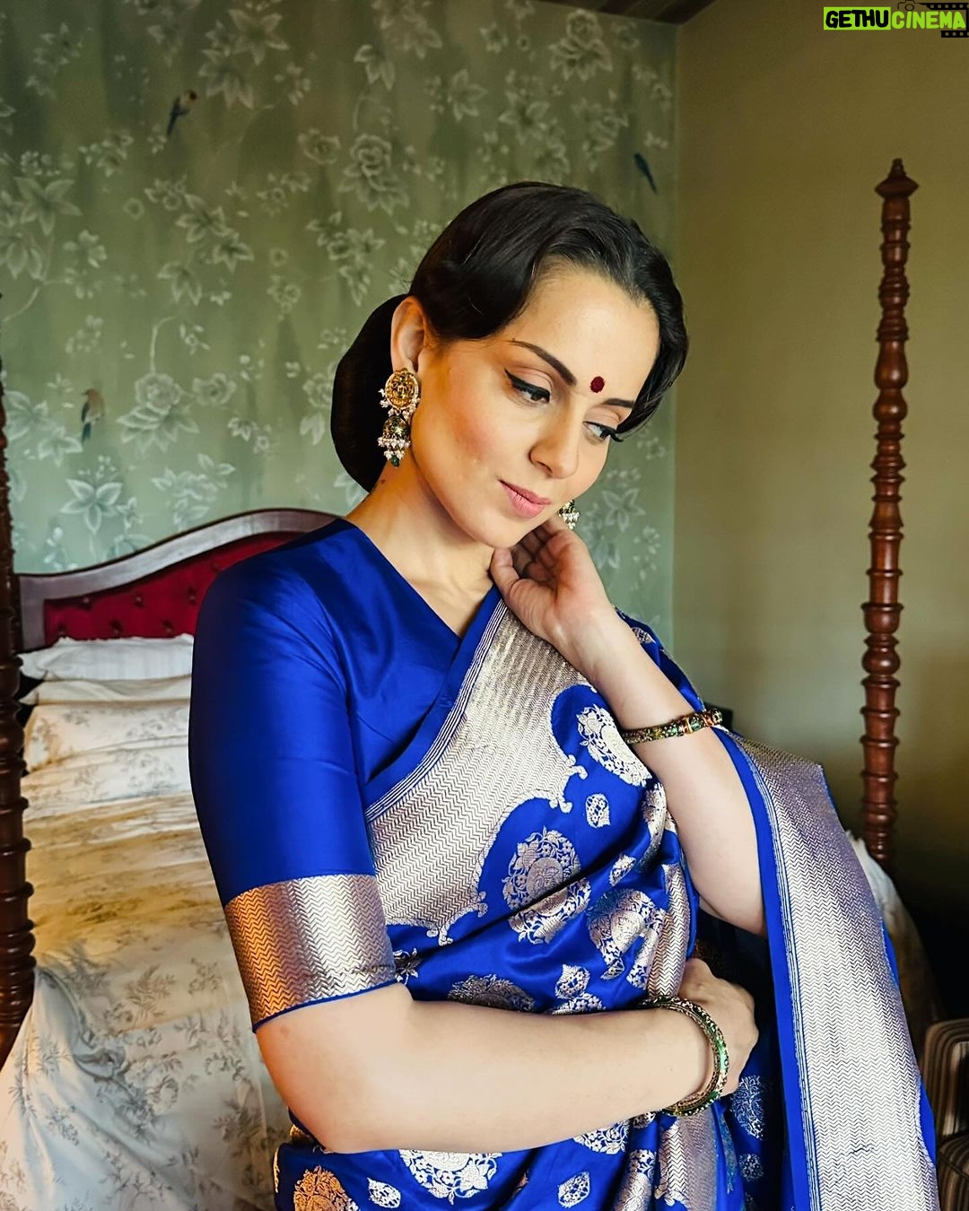 Kangana Ranaut Instagram - Today’s look inspired by the ethereal beauty of Sadhna ji, how do you like it ? ♥️