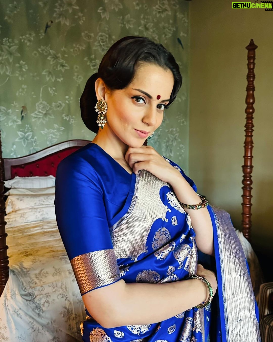 Kangana Ranaut Instagram - Today’s look inspired by the ethereal beauty of Sadhna ji, how do you like it ? ♥️