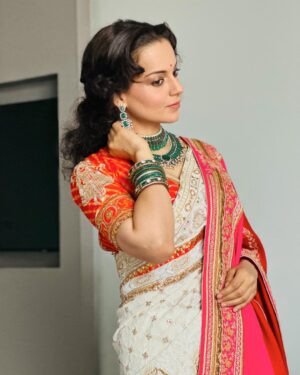 Kangana Ranaut Instagram - Yehi janmbhumi hai param pujya Shri Ram ki… Jai Shri Ram 🚩
