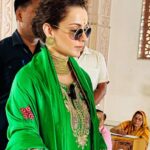 Kangana Ranaut Instagram - आज बाबा सोमनाथ जी के दर्शन किए, साथ ही स्थानीय कर्मचारियों के सहयोग से सोमनाथ के राम मंदिर में जाना हुआ, वहाँ राम नाम की पुस्तक में राम जी का नाम लिखा, उसके बाद श्री कृष्ण मोक्ष भूमि के दर्शन किए। सोमनाथ जी के बहुत निकट वो स्थान है जहां श्री कृष्ण जी के पैरों मैं बाण लगा था। वहीं उन्होंने मोक्ष की प्राप्ति की थी। सभी सहयोगी और कर्मचारियों का आभार, यह दिन भी बहुत शुभ और आनंदमयी रहा।