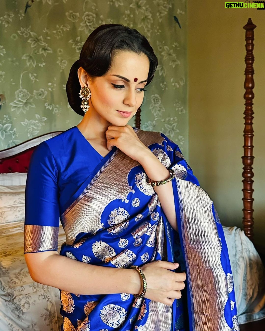 Kangana Ranaut Instagram - Today’s look inspired by the ethereal beauty of Sadhna ji, how do you like it ? ♥️