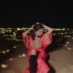 Kanika Kapoor Instagram - Congratulations my dearest @surilyg #20years and counting 🤗 We love you ❤️ 📸 @theweddingstory_official Jaisalmer Dessert