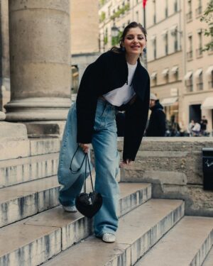 Kanika Kapoor Instagram - You didn’t believe me ……

#parisdairies #parís #pfw2023 

Assisted @purna02 #thatwingliner

Skin prep @dr_marwaali