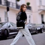 Kanika Kapoor Instagram – World of dreams with @goldengoose 

@iamanagementinternational #goldengoose #hauseofdreamers #london #doverstreet #ballstar #kanikakapoor 

Styled Assisted @purna02