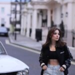 Kanika Kapoor Instagram – World of dreams with @goldengoose 

@iamanagementinternational #goldengoose #hauseofdreamers #london #doverstreet #ballstar #kanikakapoor 

Styled Assisted @purna02