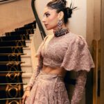 Kanika Kapoor Instagram - Time goes by in a blink of an eye! Celebrating love in #Paris 💎 @kamyenjewellery 🥻 @roseroom__official Assisted by @purna02 Skin prep @dr_marwaali #paris #love #music #musician #fantasy Paris, France