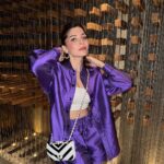 Kanika Kapoor Instagram - #birthdayphotodump Missed my ❤️❤️❤️❤️ Thank you @clapdxb for making my birthday so special 🥂 #best #stuffed #dubai #bday #familytime Thank you @abbhimanyu.a 🎼 Dubai, United Arab Emirates