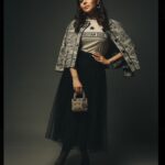 Kanika Kapoor Instagram - @dior 🖤 Mumbai, Maharashtra