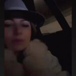 Kanika Kapoor Instagram - Nazuk Dil Mera 🤍 #1MinMusic #dilmera #kanikakapoor