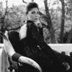 Kanika Kapoor Instagram - “All smiles, I know what it takes to fool this town… I’ll do it till the sun goes down and all through the nighttime” #kanikakapoor #india #milan #artist #fashion #london #musician #music #love #magic