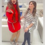 Kanika Kapoor Instagram - Happy 6 months ❤️ @gautamh ❤️ Special thanks to the entertainment queen @rakhisawant2511 ❤️‍🔥