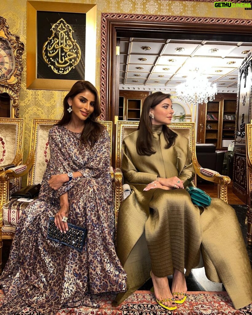 Kanika Kapoor Instagram - Eid Mubarak ✨ Thank you for the gorgeous outfit @manaalalhammadi ✨