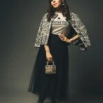 Kanika Kapoor Instagram - @dior 🖤 Mumbai, Maharashtra