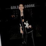 Kanika Kapoor Instagram – On the edge with skateboarders at  @goldengoose #HAUSofdreamers #goldengoose #parisfashionweek 
#pfw2023 🖤

@iamanagementinternational 
Styled @purna02