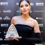 Kanika Kapoor Instagram – Thank you for the Honor @asianachieversawards ✨ 

Styled @purna02 
 📸 tellotales 
H&M @fatinhasadomua 
Managed by @anishavasanicreates 
Hair pins @bykaanjj @shopanatina London, United Kingdom