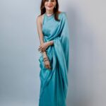 Kanika Kapoor Instagram - 🦋🦋🦋🦋🦋 @ekayabanaras 📸 @dylancerejo H&M @makeupby.apurva Drape @style_by _bhavna Jewels @meenajewellersdubai India