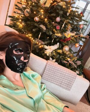 Kanika Kapoor Instagram - My Christmas pudding 🥰🎄⭐️ 

Happy birthday G🎈no words can describe how much I love you🤗❤️ 

#birthdayboy #mylove #dragon