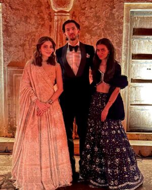 Kanika Kapoor Instagram - Jaipur Dairies 🩷 

In @roseroom__official 🩷