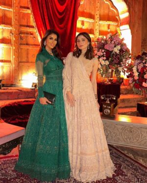 Kanika Kapoor Instagram - Jaipur Dairies 🩷 

In @roseroom__official 🩷
