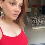Kanika Maheshwari Instagram - I’m the best! Count on me!😌 #funnyvideos #comedy #fun #reels #videos #comedyvideos #funny #reelskarofeelkaro #reelsinstagram #funnyreels #comedyreels #fun #smile #laugh #laughter #reels #reelitfeelit #comedyvideo #funnyvideo #funnyaudios #girls #havingfun😄 #kanikamaheshwari